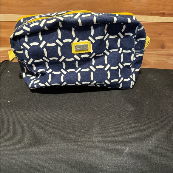 Amie and Lulu tote bag with small pouch - Picture 5 of 5